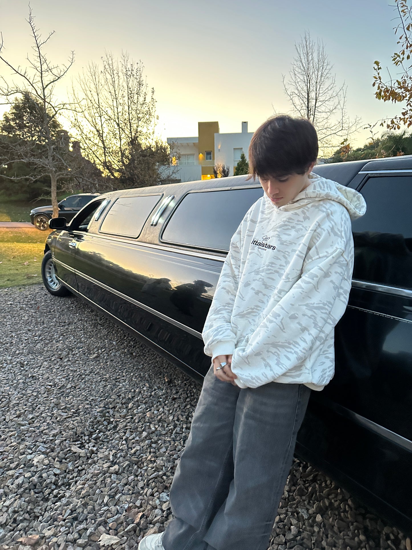 DIA 1 - SUDADERA KAMUFLERT