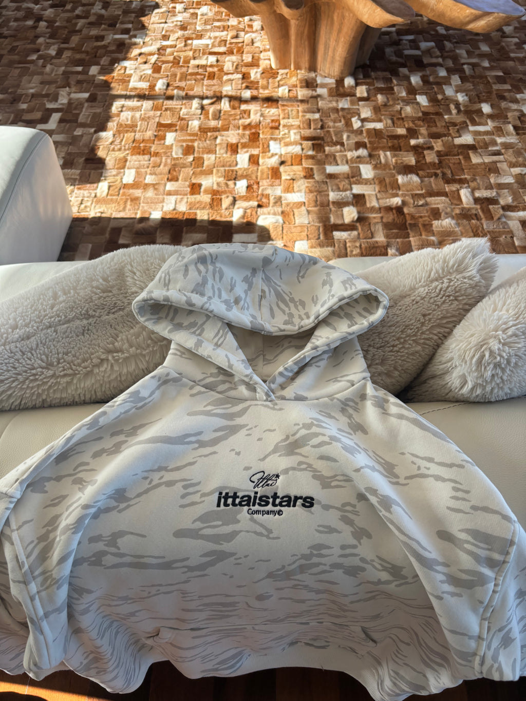 DIA 1 - SUDADERA KAMUFLERT