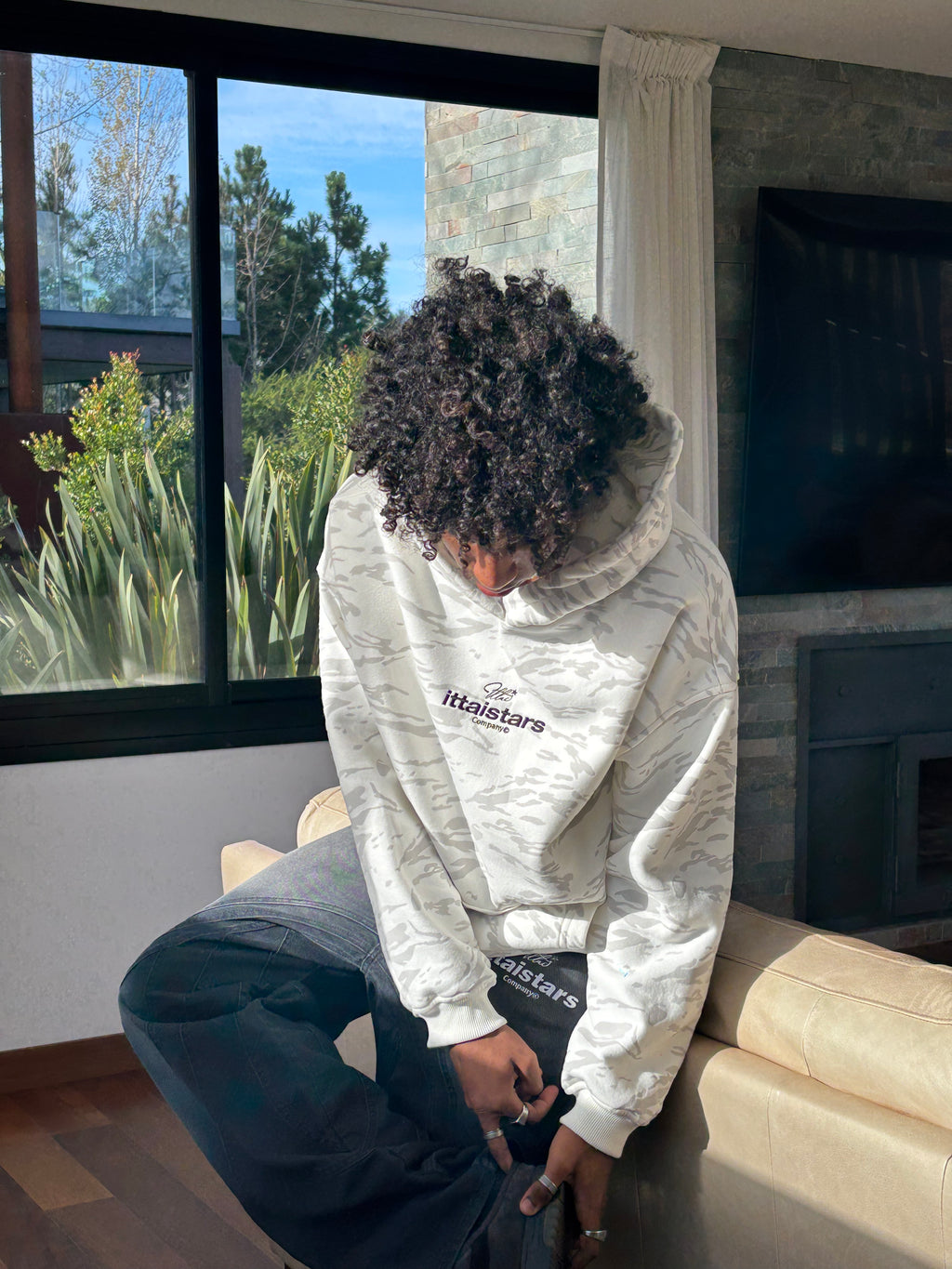 DIA 1 - SUDADERA KAMUFLERT