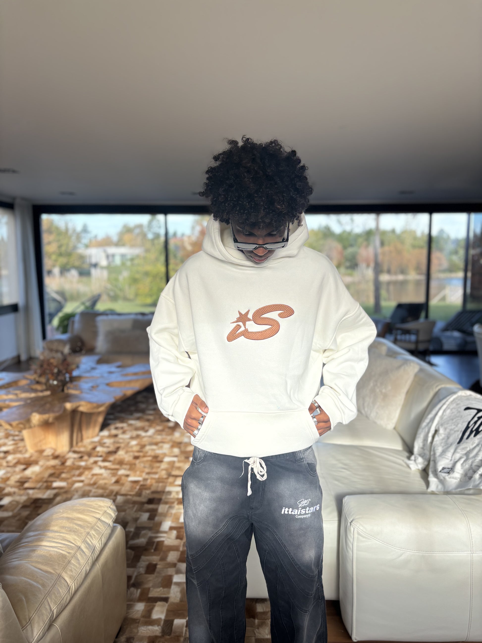 DIA 5 - SUDADERA LEATHER