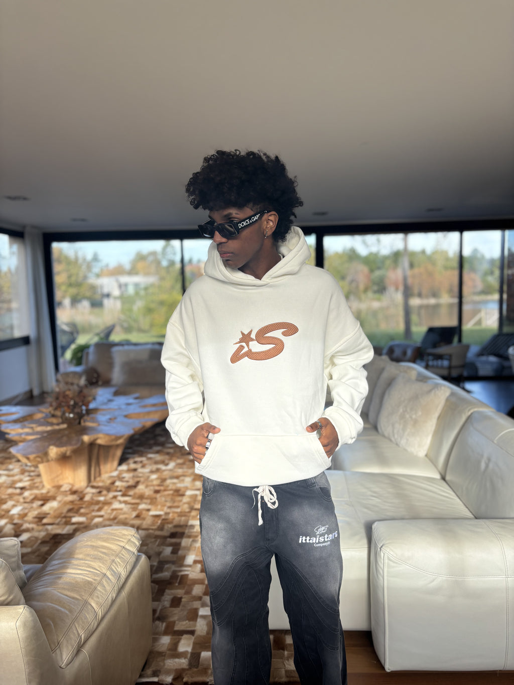 DIA 5 - SUDADERA LEATHER