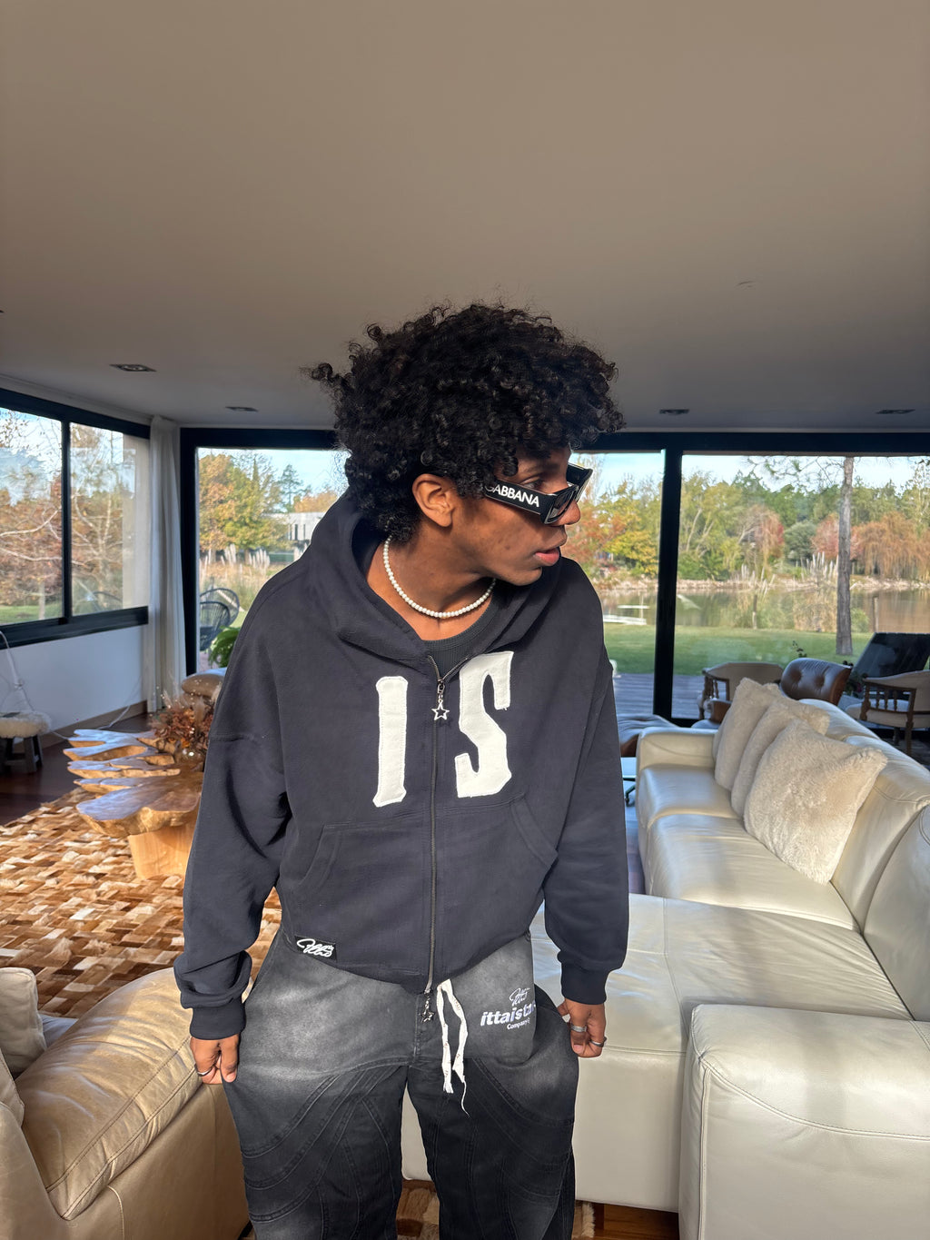 DIA 6 - DOUBLE ZIP HOODIE