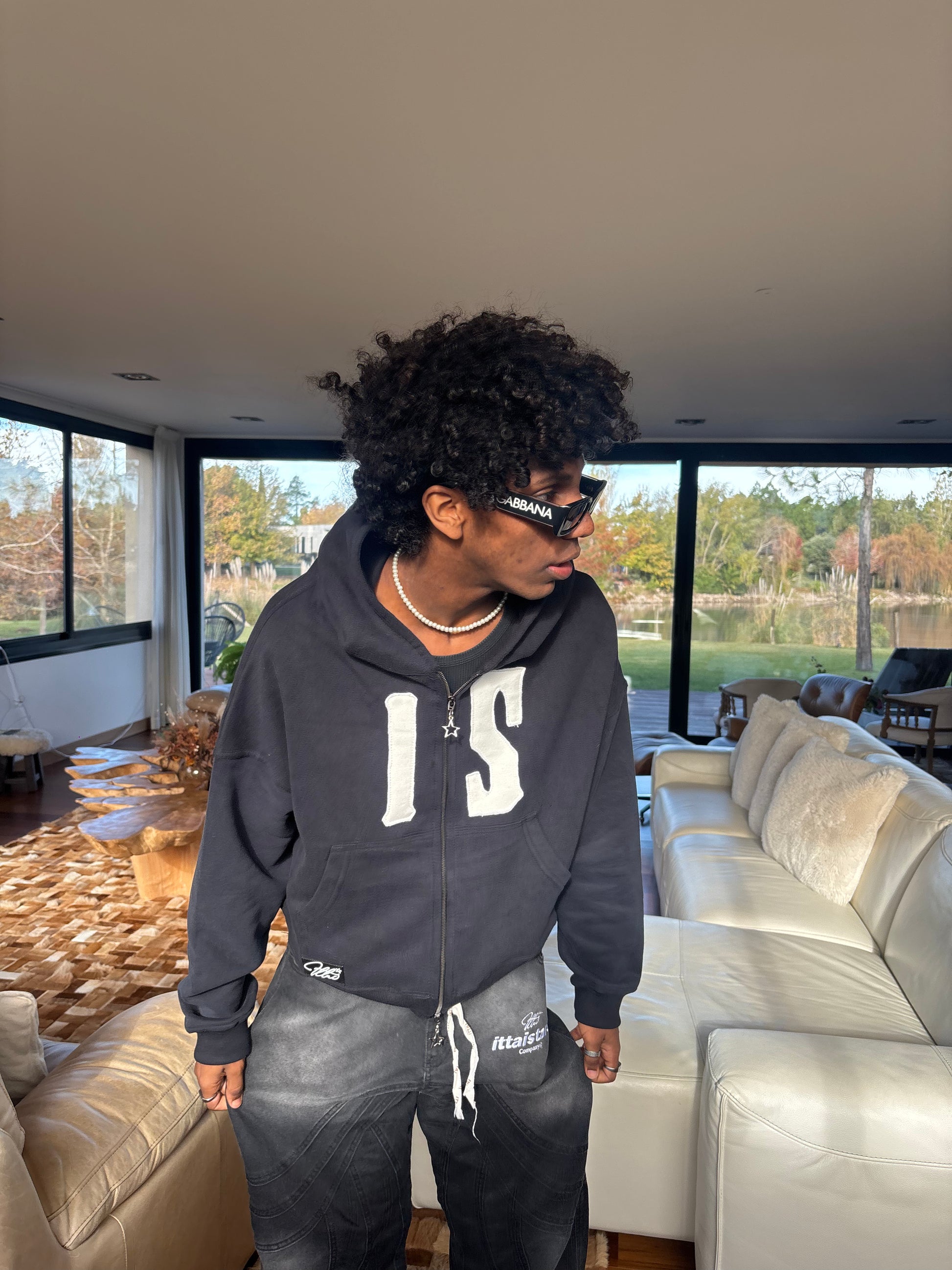 DIA 6 - DOUBLE ZIP HOODIE