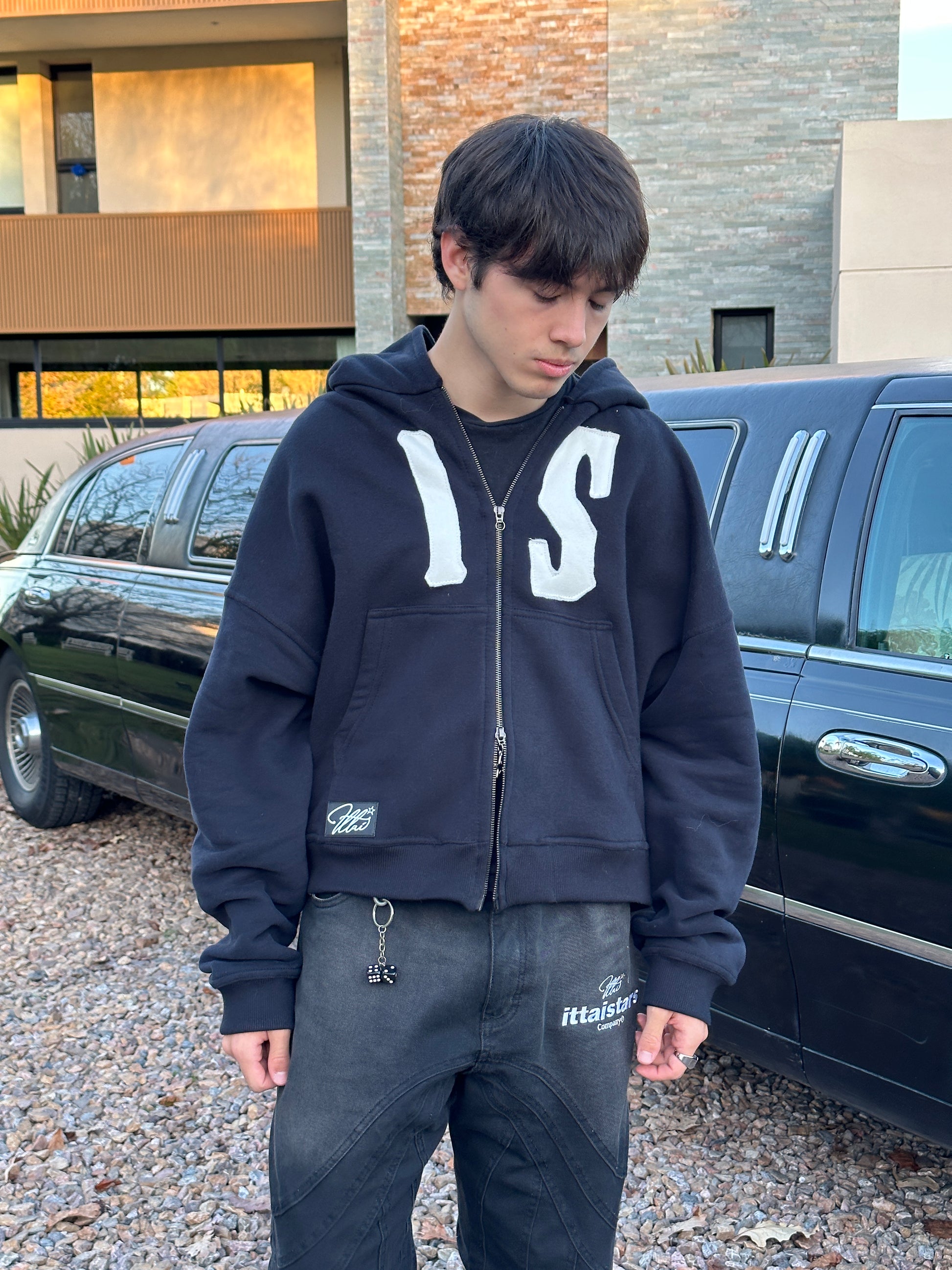 DIA 6 - DOUBLE ZIP HOODIE